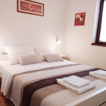 Apartman Tomo Пула Екстериор снимка