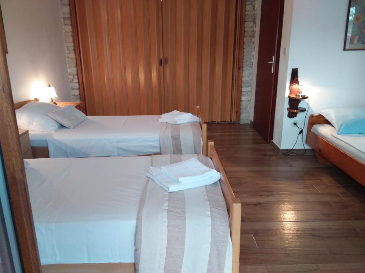 Apartman Tomo Пула Екстериор снимка