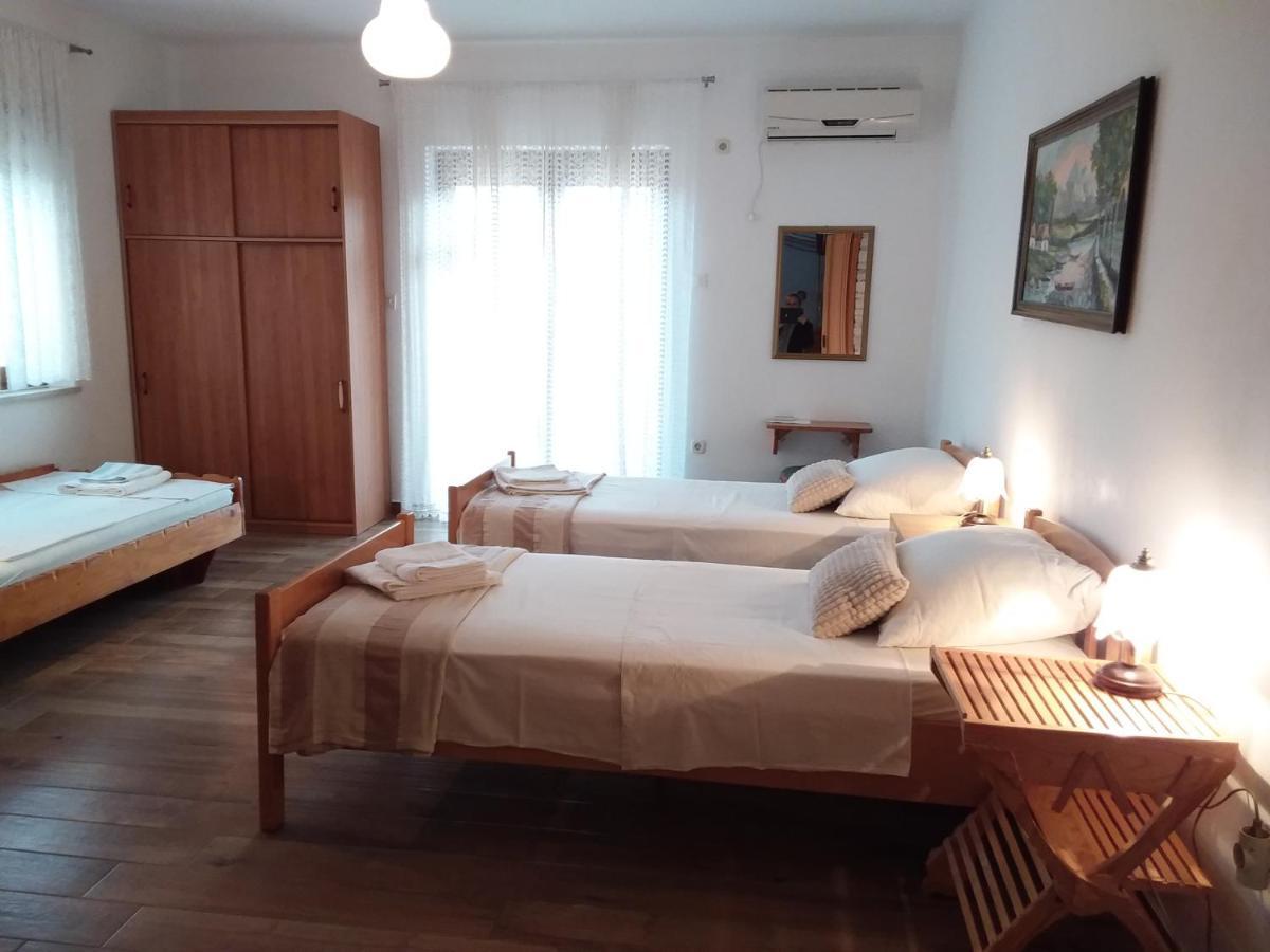 Apartman Tomo Пула Екстериор снимка
