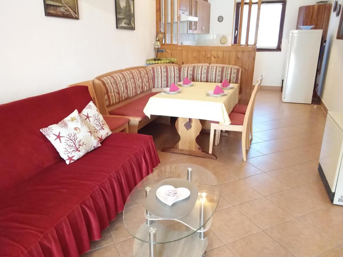 Apartman Tomo Пула Екстериор снимка