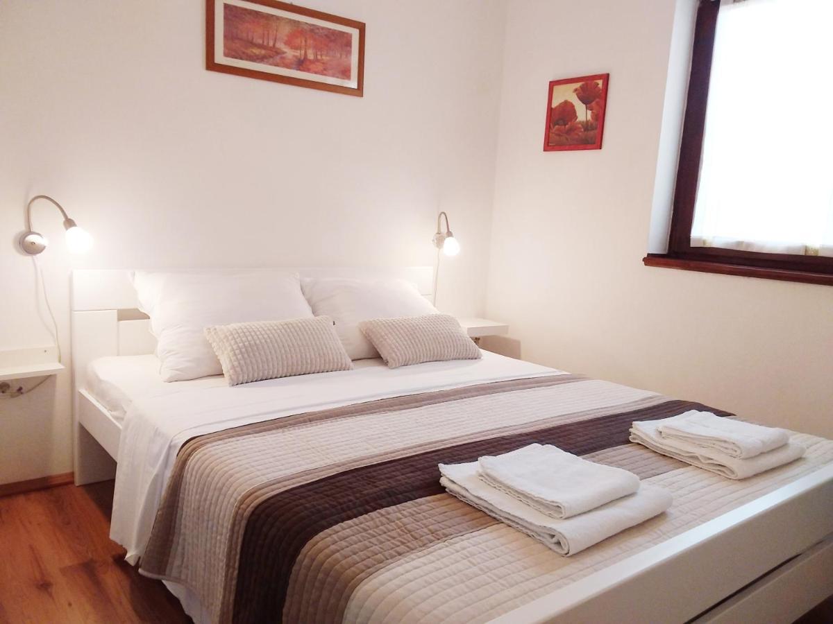 Apartman Tomo Пула Екстериор снимка