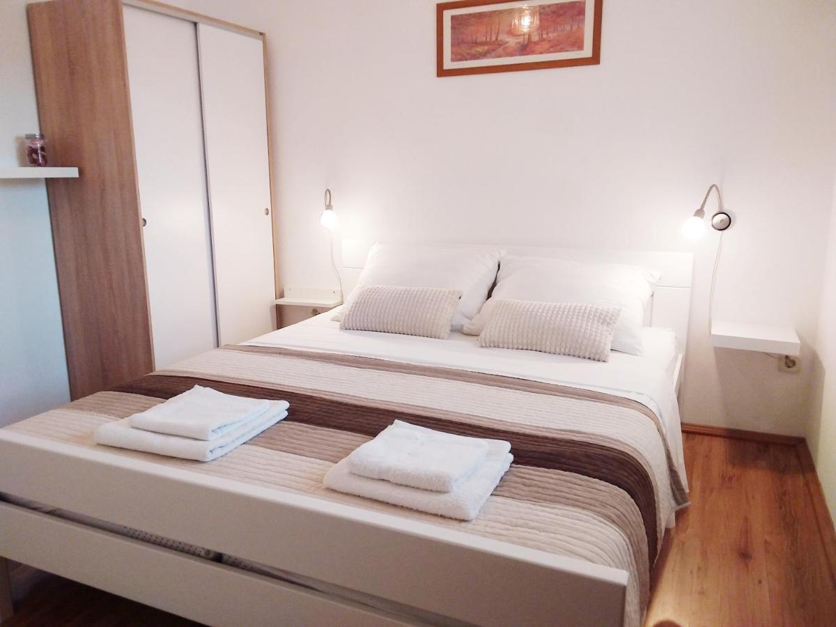 Apartman Tomo Пула Екстериор снимка