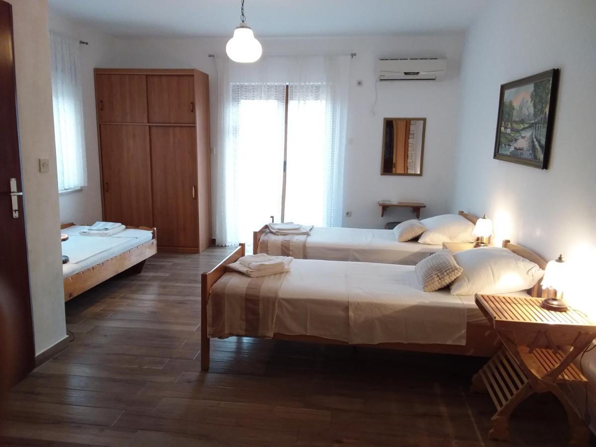 Apartman Tomo Пула Екстериор снимка