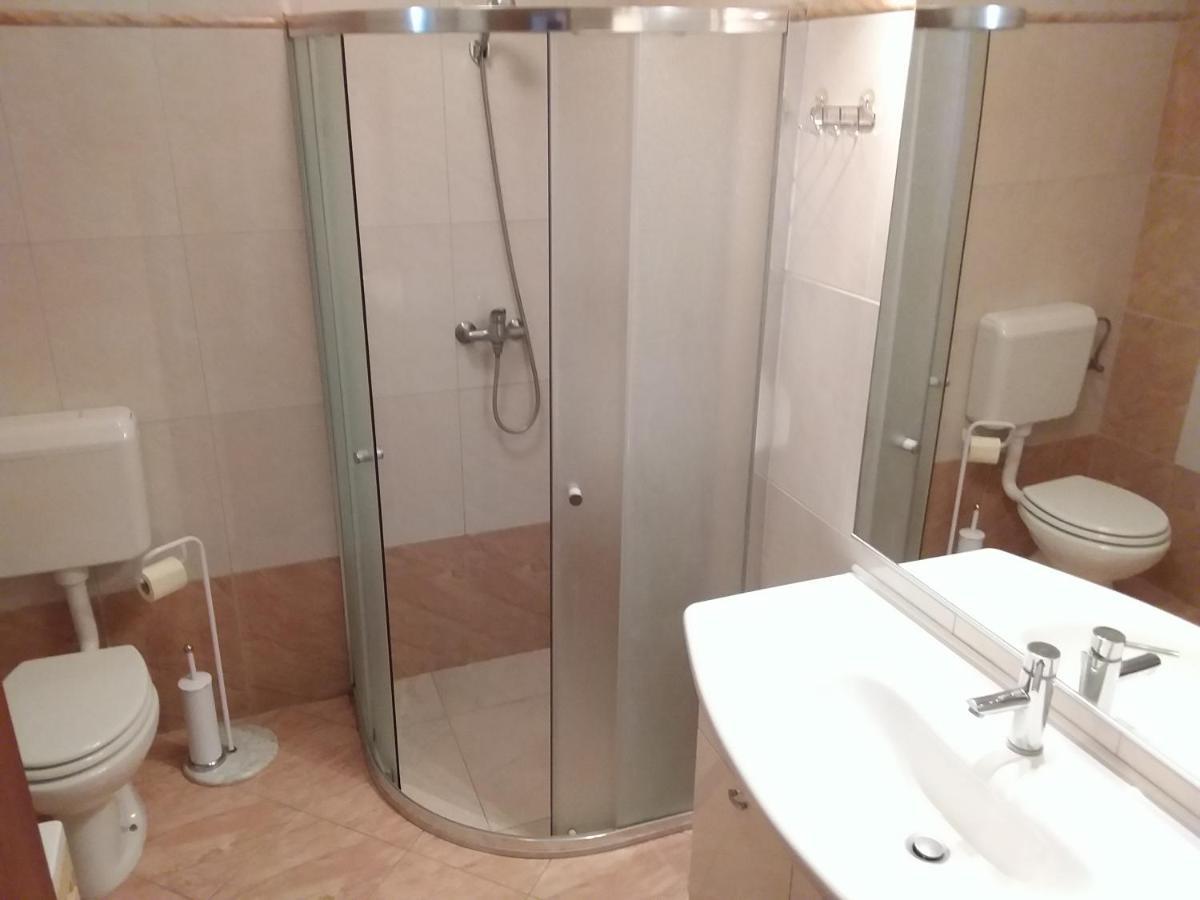 Apartman Tomo Пула Екстериор снимка