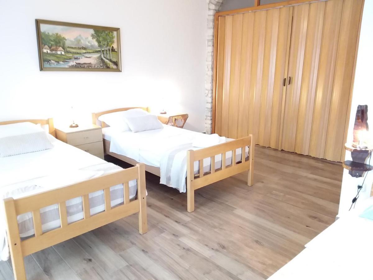 Apartman Tomo Пула Екстериор снимка