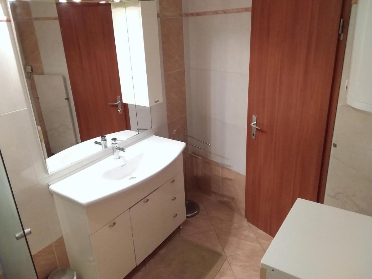 Apartman Tomo Пула Екстериор снимка